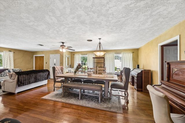 1011 Atchison Street, Sealy, TX 77474