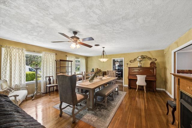 1011 Atchison Street, Sealy, TX 77474