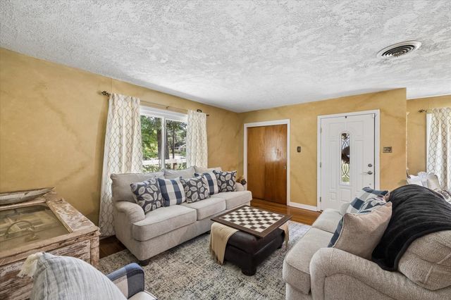 1011 Atchison Street, Sealy, TX 77474