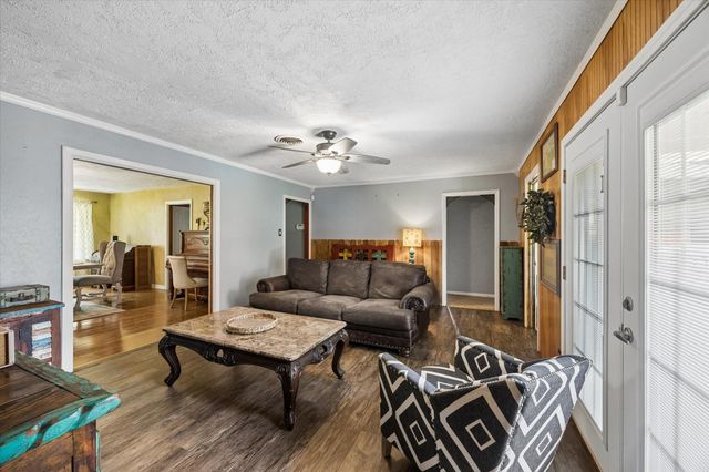 1011 Atchison Street, Sealy, TX 77474