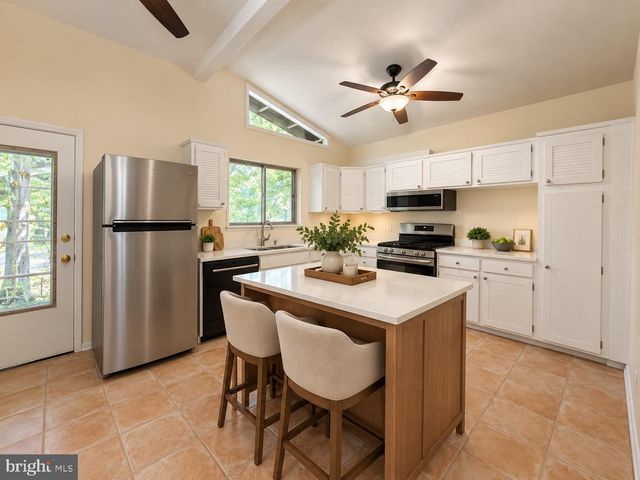 7818 GLENISTER DR, Springfield, VA 22152