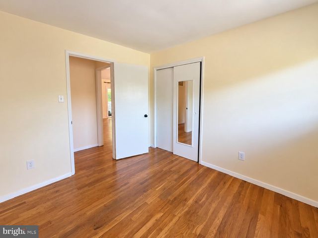 7818 GLENISTER DR, Springfield, VA 22152