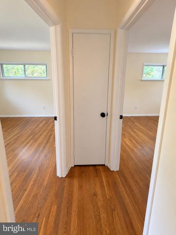 7818 GLENISTER DR, Springfield, VA 22152