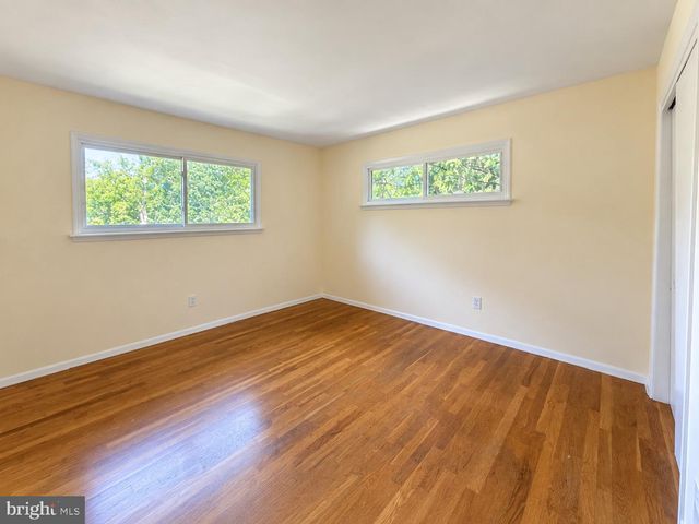 7818 GLENISTER DR, Springfield, VA 22152