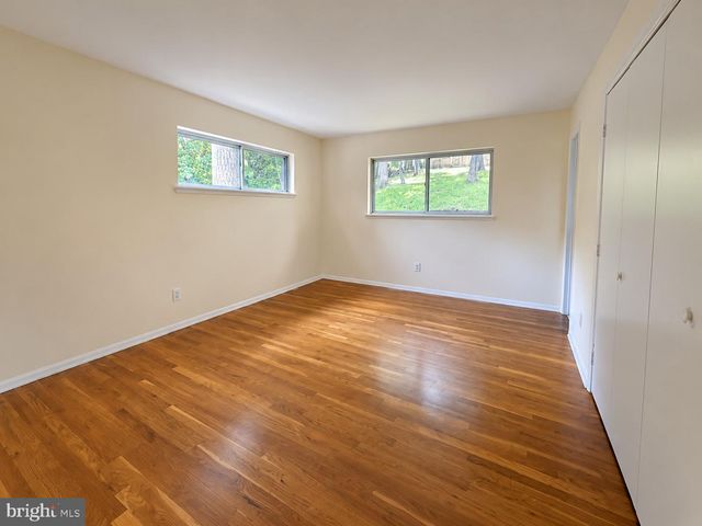 7818 GLENISTER DR, Springfield, VA 22152