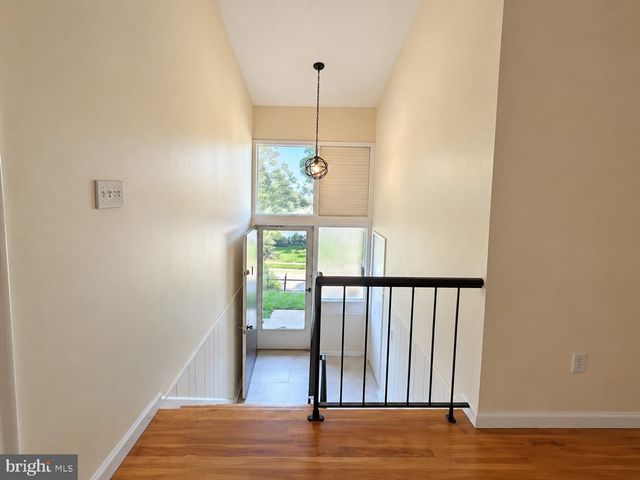 7818 GLENISTER DR, Springfield, VA 22152