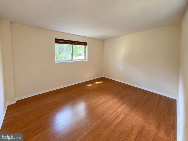 7818 GLENISTER DR, Springfield, VA 22152