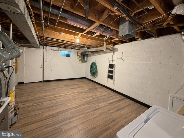 7818 GLENISTER DR, Springfield, VA 22152