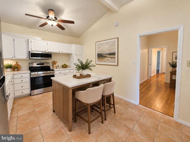 7818 GLENISTER DR, Springfield, VA 22152