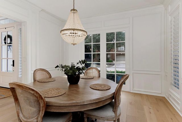 2 Graceful Elm Court, The Woodlands, TX 77381