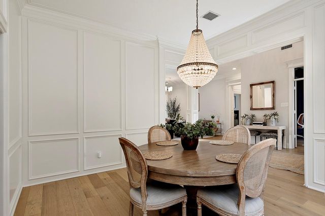 2 Graceful Elm Court, The Woodlands, TX 77381