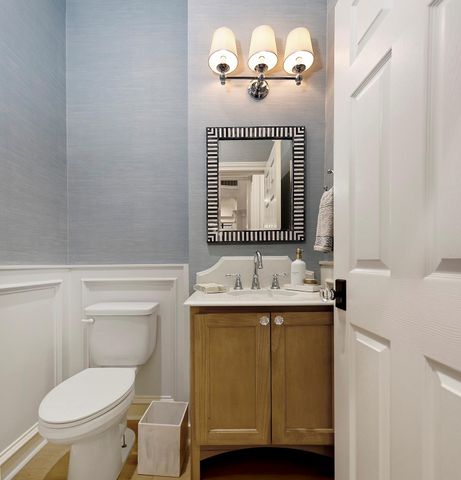 2 Graceful Elm Court, The Woodlands, TX 77381