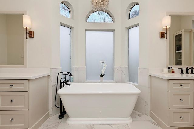 2 Graceful Elm Court, The Woodlands, TX 77381