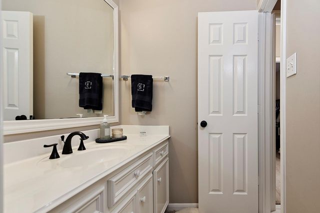 2 Graceful Elm Court, The Woodlands, TX 77381