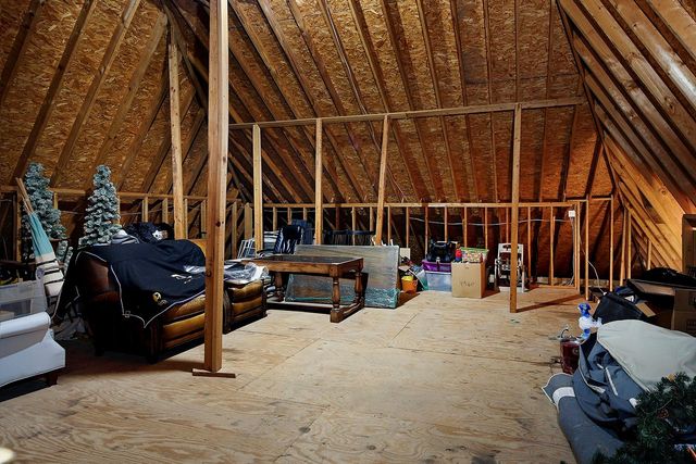 2 Graceful Elm Court, The Woodlands, TX 77381