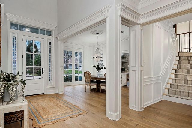 2 Graceful Elm Court, The Woodlands, TX 77381