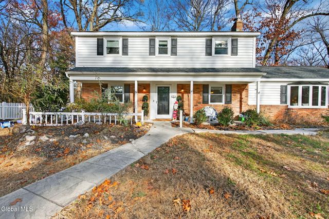 5 Southwood Drive, Clifton Park, NY 12019