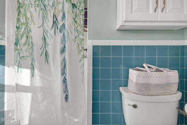 5 Southwood Drive, Clifton Park, NY 12019