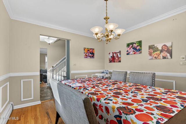 5 Southwood Drive, Clifton Park, NY 12019