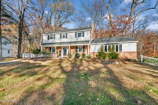 5 Southwood Drive, Clifton Park, NY 12019