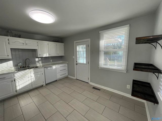 2224 Bide A Wee Drive, Huntsville, AL 35801
