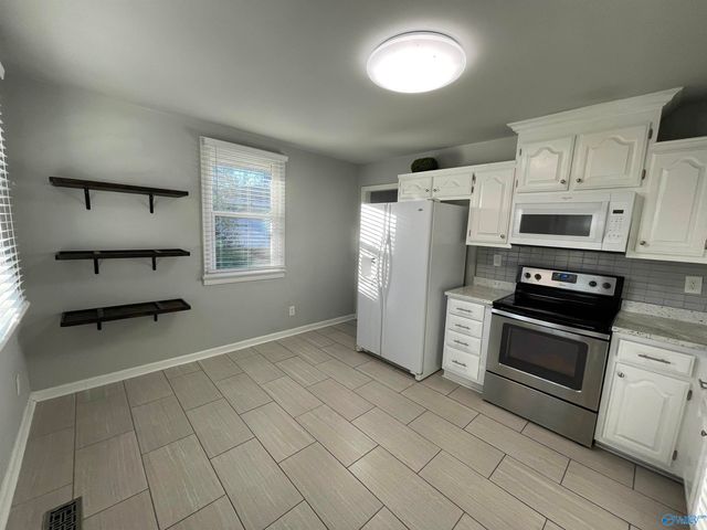 2224 Bide A Wee Drive, Huntsville, AL 35801