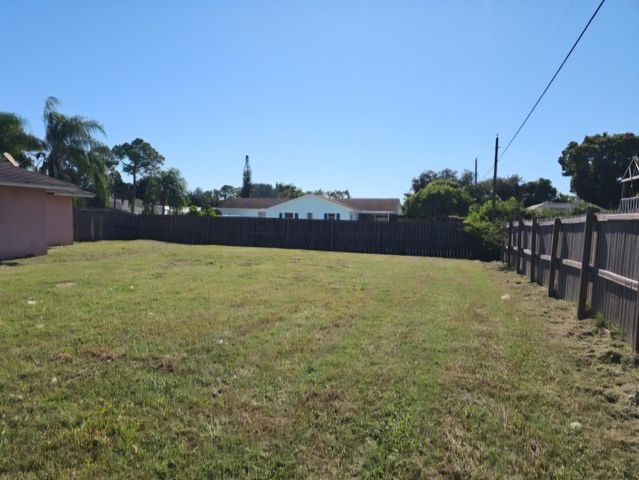 2292 SE Holland Street, Port St Lucie, FL 34952