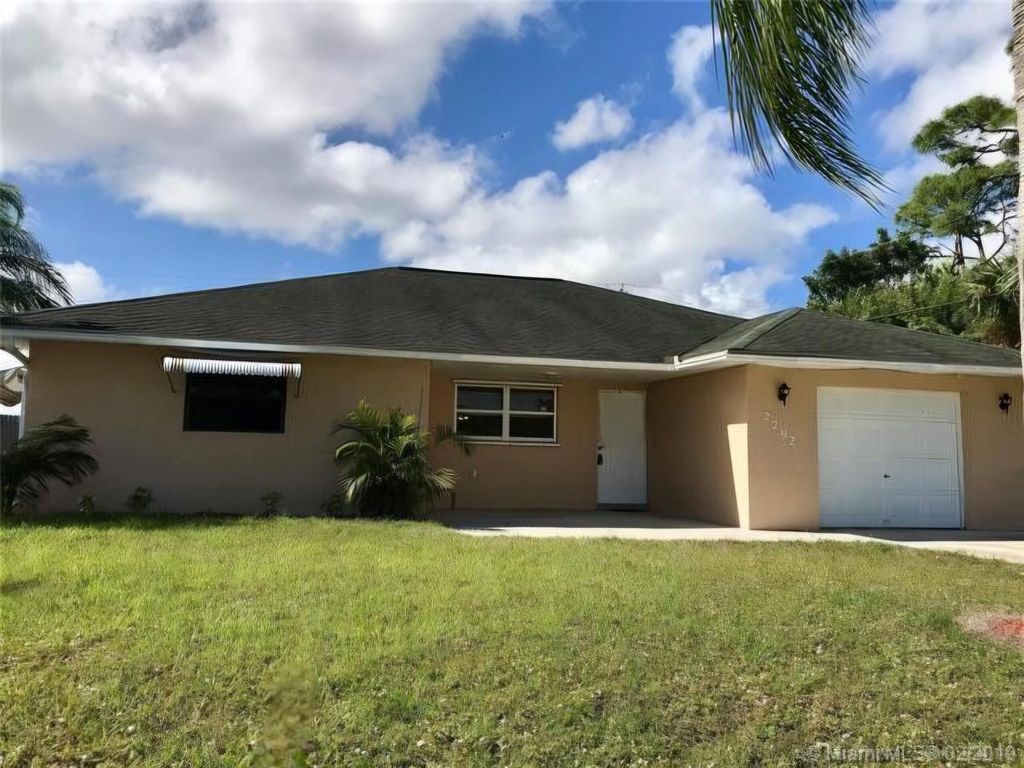 2292 SE Holland Street, Port St Lucie, FL 34952
