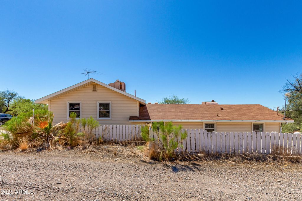 855 E WICKENBURG Way, Wickenburg, AZ 85390