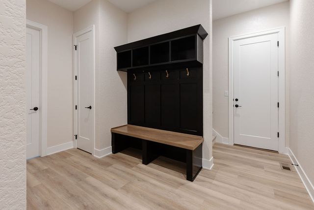 609 Pelican Drive, Polk City, IA 50226