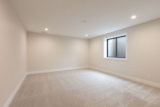 609 Pelican Drive, Polk City, IA 50226