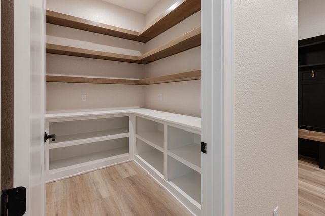 609 Pelican Drive, Polk City, IA 50226