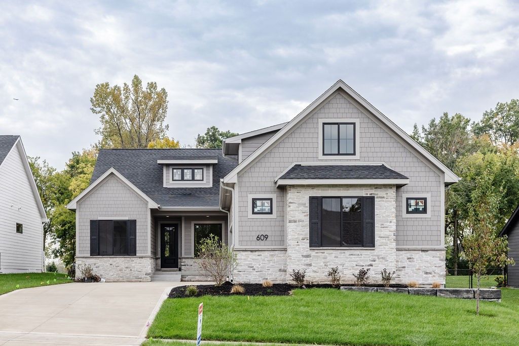 609 Pelican Drive, Polk City, IA 50226