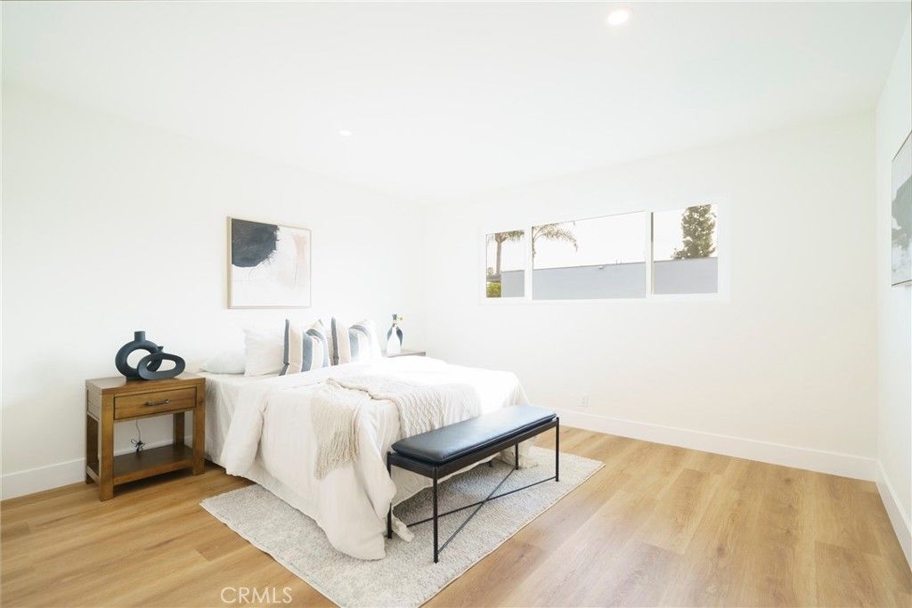 Image 12 of property listing at 5500 Ackerfield Avenue 105, Long Beach, CA 90805