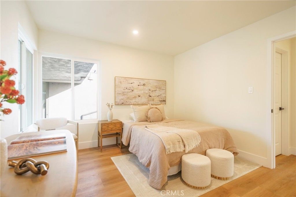 Image 17 of property listing at 5500 Ackerfield Avenue 105, Long Beach, CA 90805