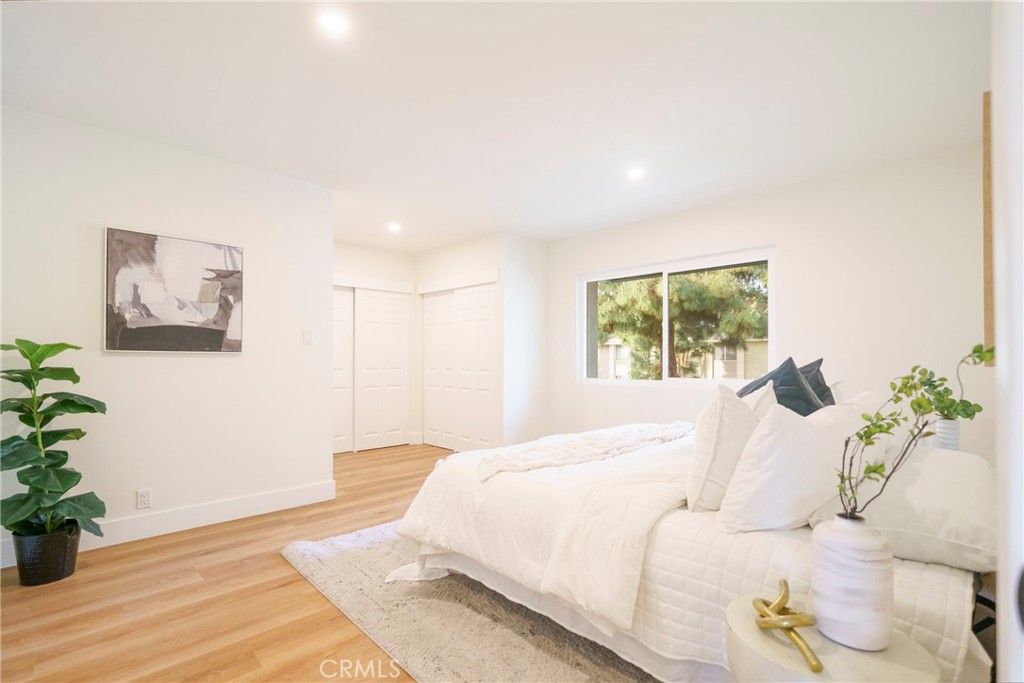 Image 19 of property listing at 5500 Ackerfield Avenue 105, Long Beach, CA 90805