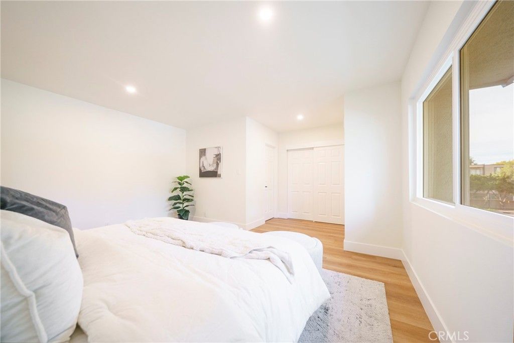 Image 22 of property listing at 5500 Ackerfield Avenue 105, Long Beach, CA 90805