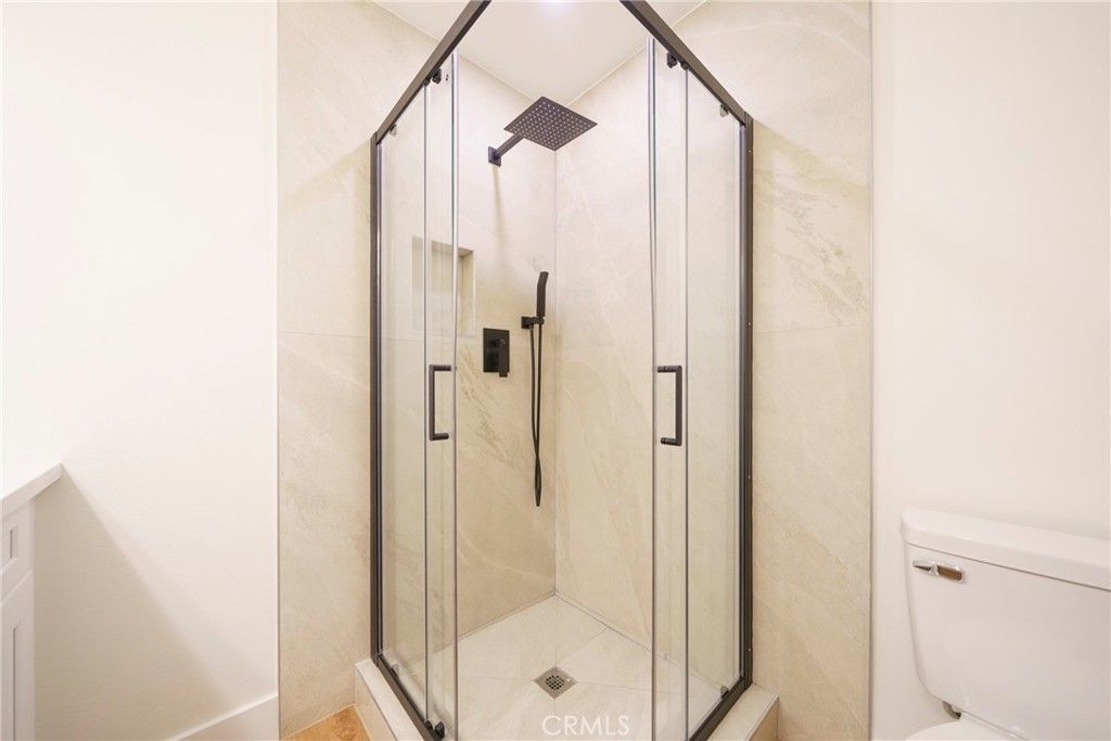 Image 25 of property listing at 5500 Ackerfield Avenue 105, Long Beach, CA 90805