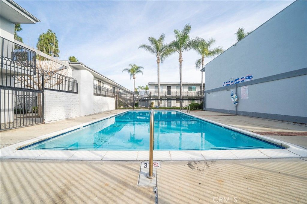 Image 29 of property listing at 5500 Ackerfield Avenue 105, Long Beach, CA 90805