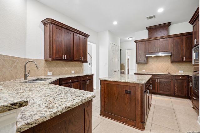 7439 Hovingham, San Antonio, TX 78257