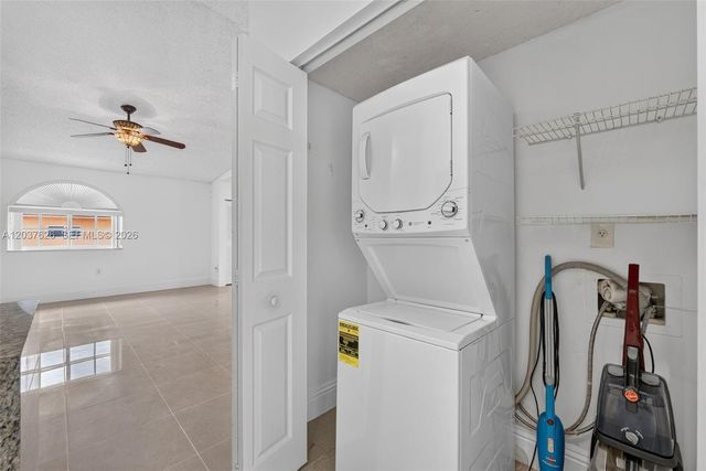 3574 W 80th Street 63201, Hialeah, FL 33018