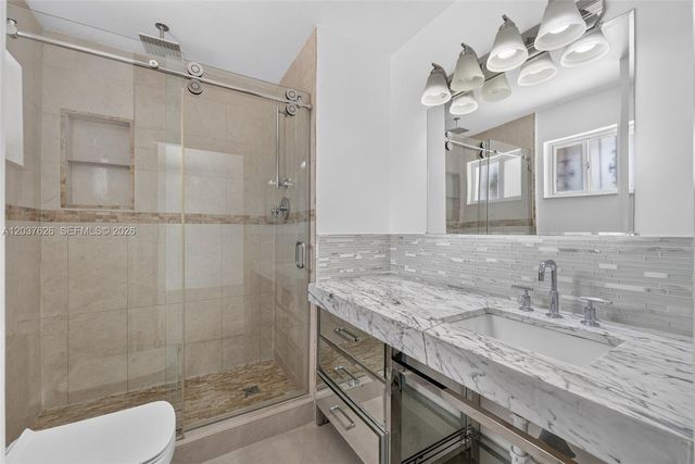 3574 W 80th Street 63201, Hialeah, FL 33018
