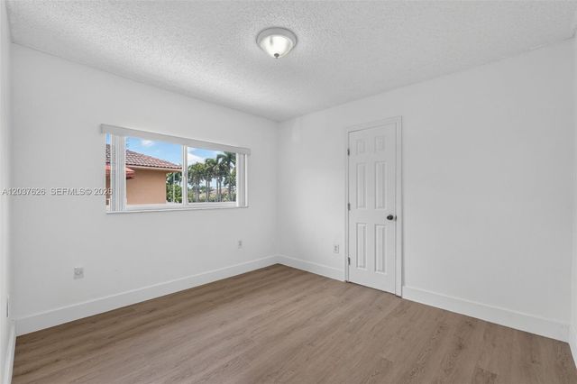 3574 W 80th Street 63201, Hialeah, FL 33018