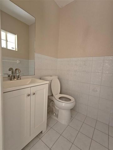 6756 NW 182nd St 101, Hialeah, FL 33015