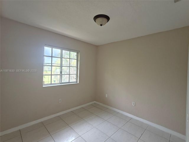 6756 NW 182nd St 101, Hialeah, FL 33015
