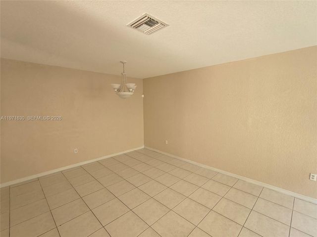 6756 NW 182nd St 101, Hialeah, FL 33015