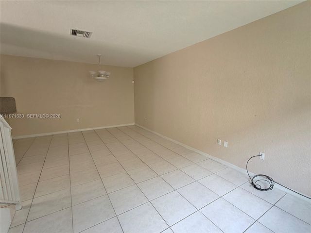 6756 NW 182nd St 101, Hialeah, FL 33015
