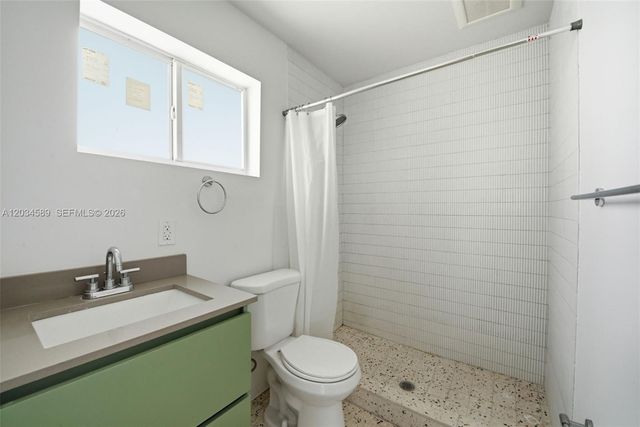 127 NW 74th Street 3, Miami, FL 33150