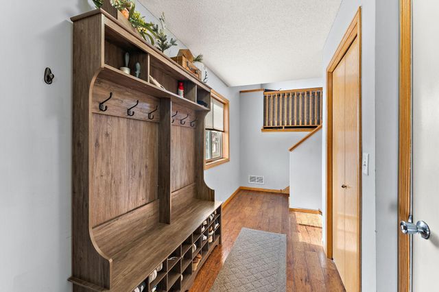 15675 Chasewood Court, Rosemount, MN 55068