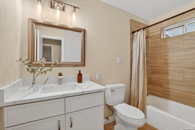 203 Haverlah Rd, Pleasanton, TX 78064